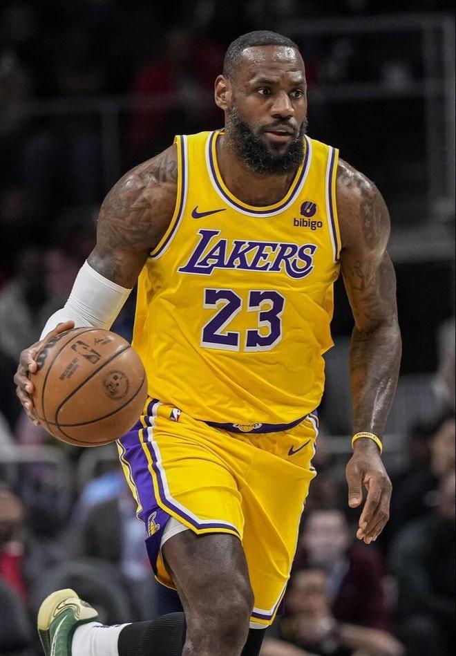 手24秒违 手24秒违